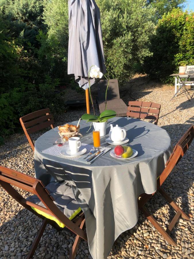 マルモール Le Cigalon Bed & Breakfast エクステリア 写真